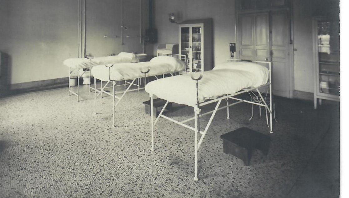 Hôtel-Dieu : La salle d’accouchement de la maternité, anciennes 1ères,2ème et 3ème Division.