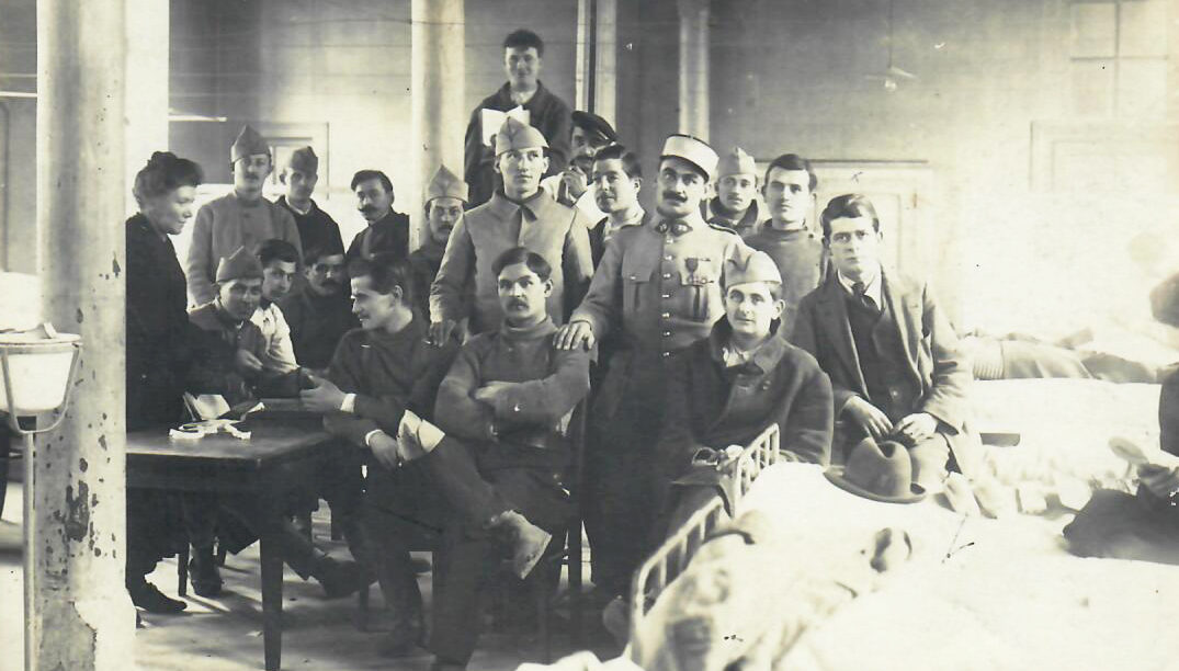 Hôpital mixte/Photo souvenir d’un groupe de poilus