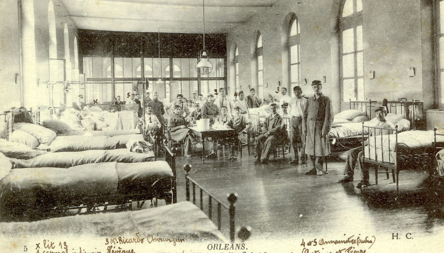 Hôpital Mixte : Salle Saint-Laurent/Chirurgie militaire/Médecin chef : Dr Ricard